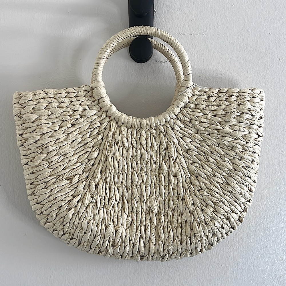 L’Occitane Straw Purse